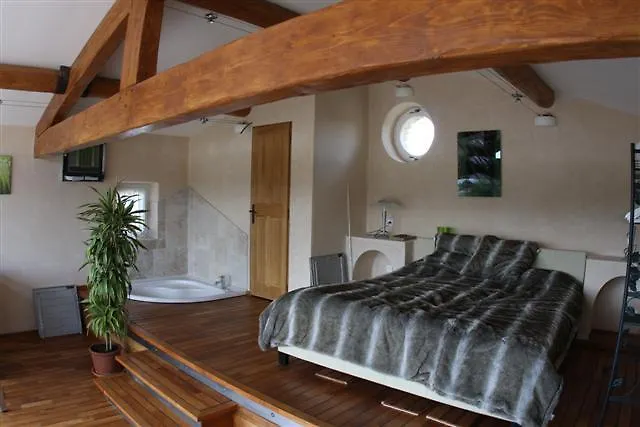 Les Pres De Gordes Villa
